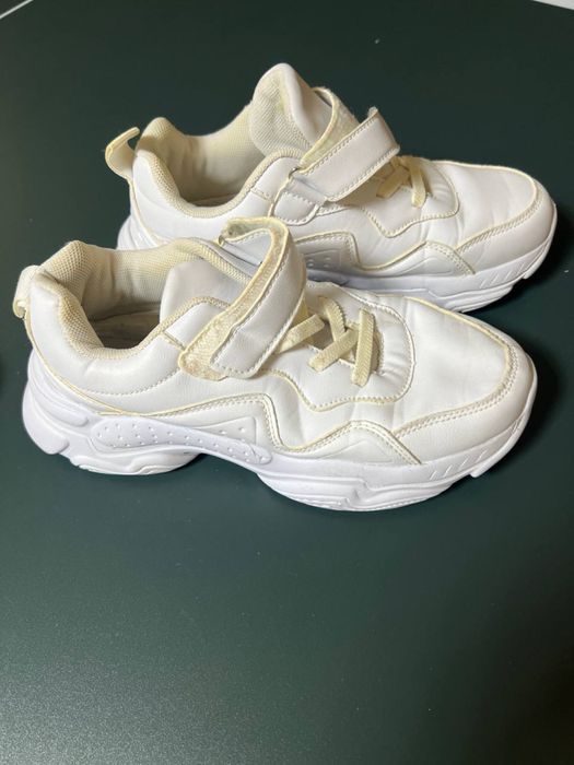 Продается детская шикарная обувь