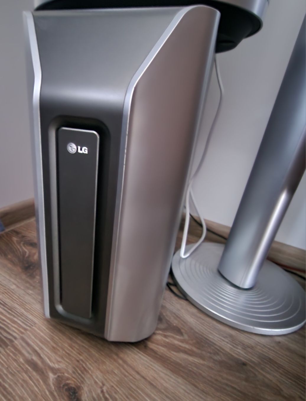 LG LHS-T6740 DVD/CD Home Theatre System