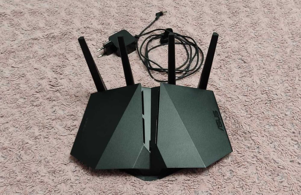 router Asus AX5400 Gaming AX82U, Aura RGB, Gaming Port, AiMesh suport