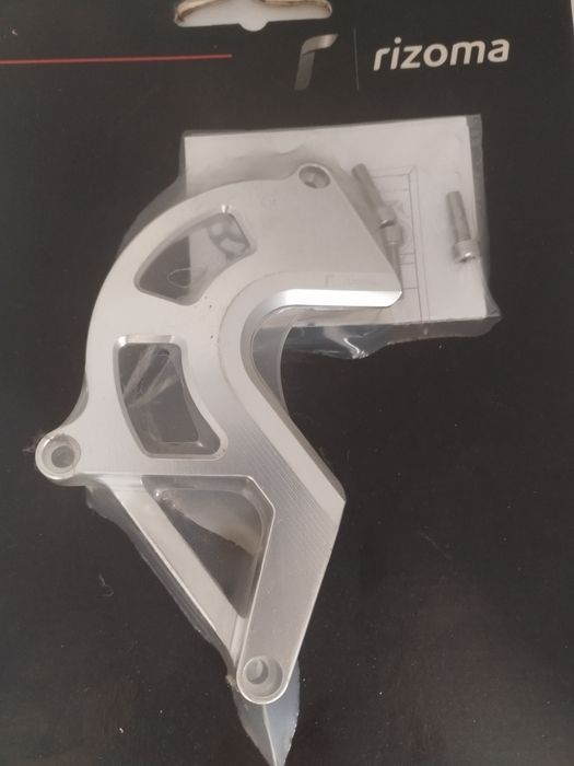 Protecție pinion Rizoma pentru Aprilia Rsv4 model 2009-2014