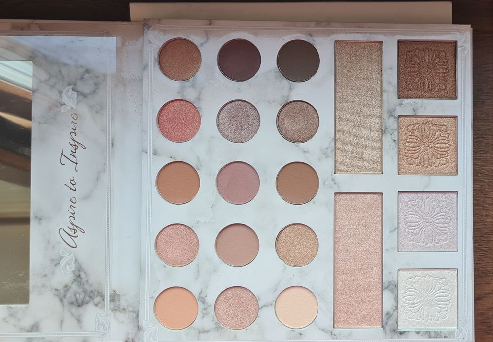 Set farduri/ Paleta machiaj Carli Bybel Deluxe Edition