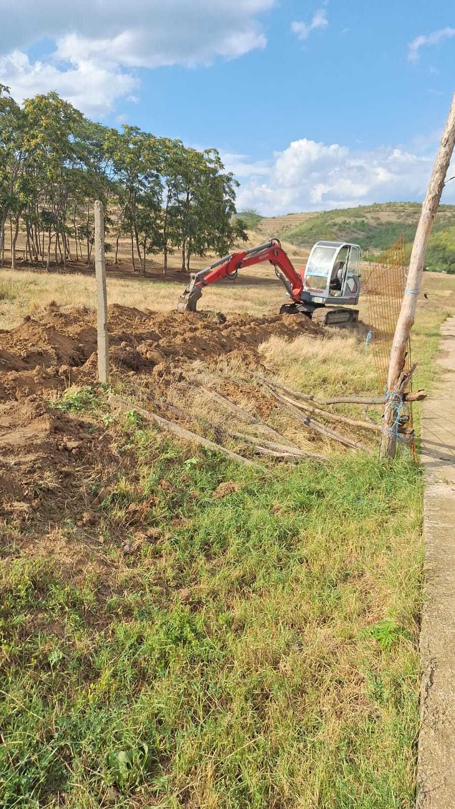 Inchiriez miniexcavator 5t - sapaturi