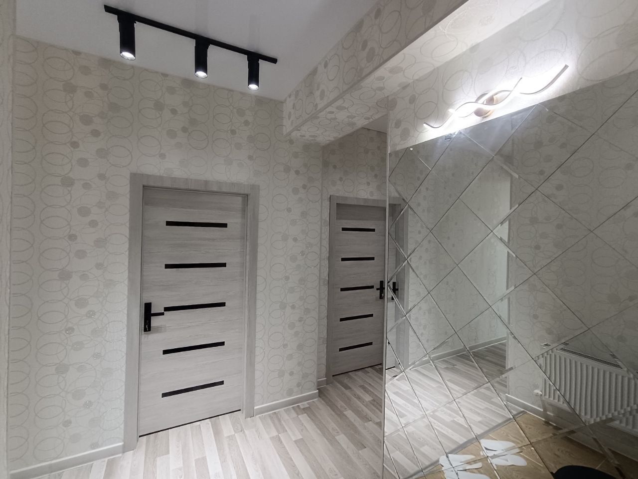 Квартира Срочна Сотилади 3-хона 5-этаж 80м²кв. Ор Горгаз Саодат Рестор