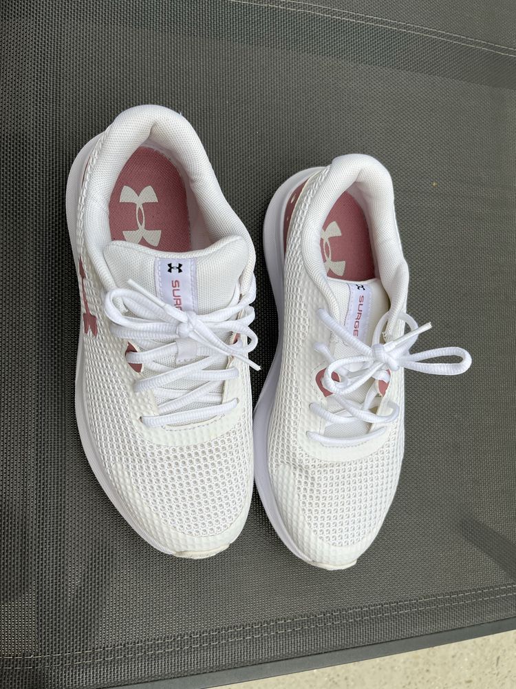 Adidas , under armour , primaddona