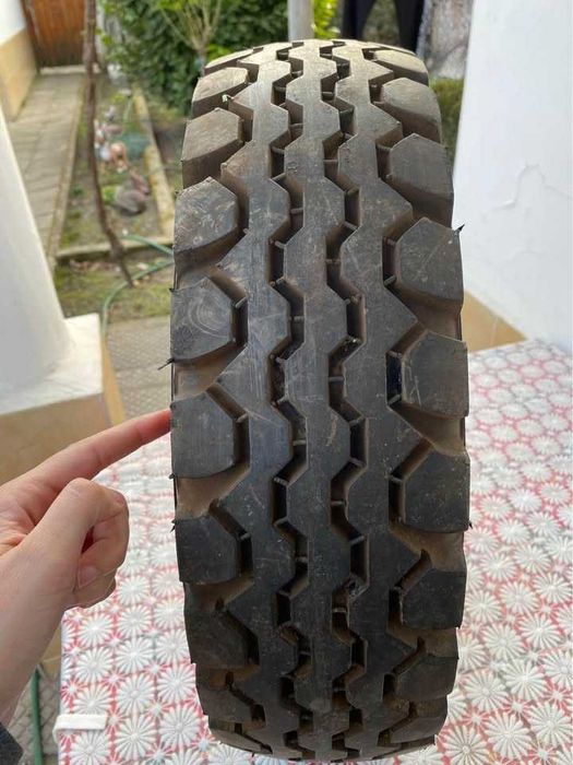 Задна гума за мотокар