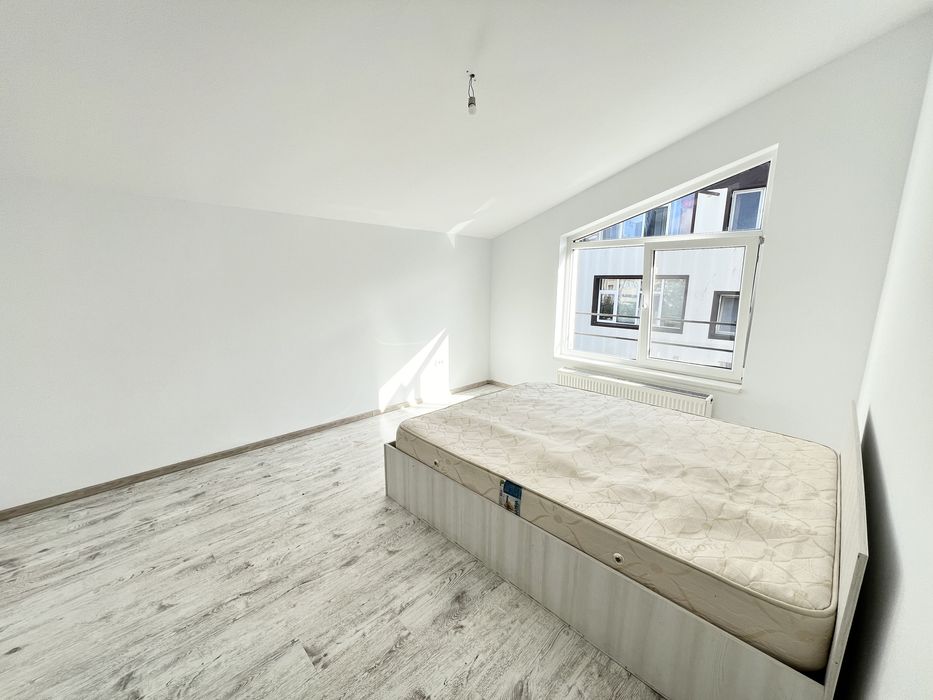 Inchiriez apartament cu 3 camere