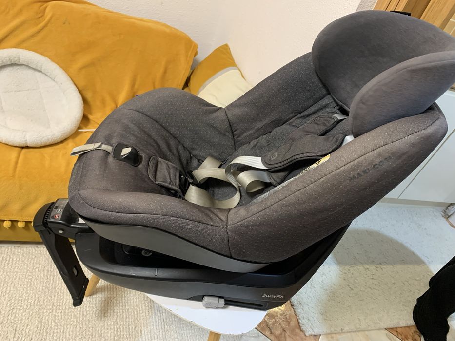 Scaun masina cu isofix