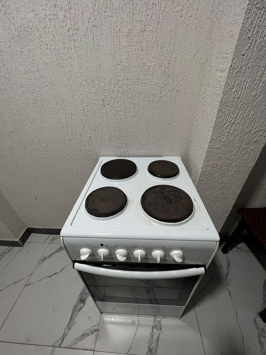 Продам электрическую плиту