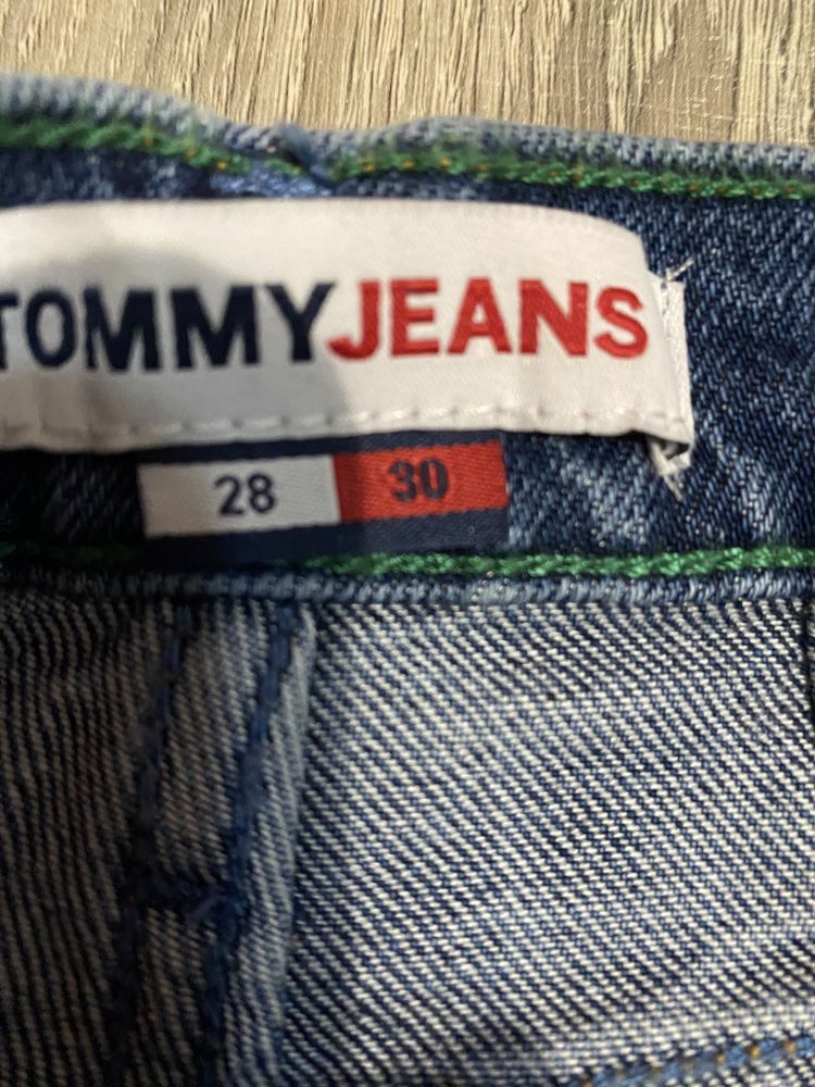 Оригинални дънки Tommy Jeans