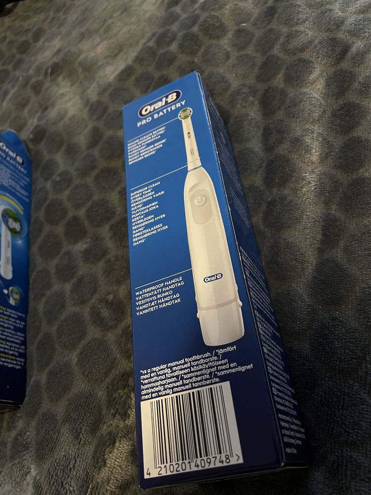 Oral B pro battery power toothbrush