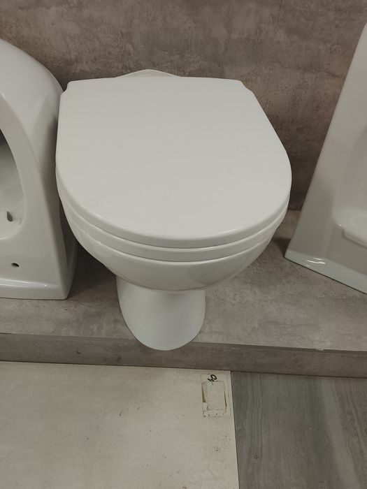 Продам унитаз без бочка