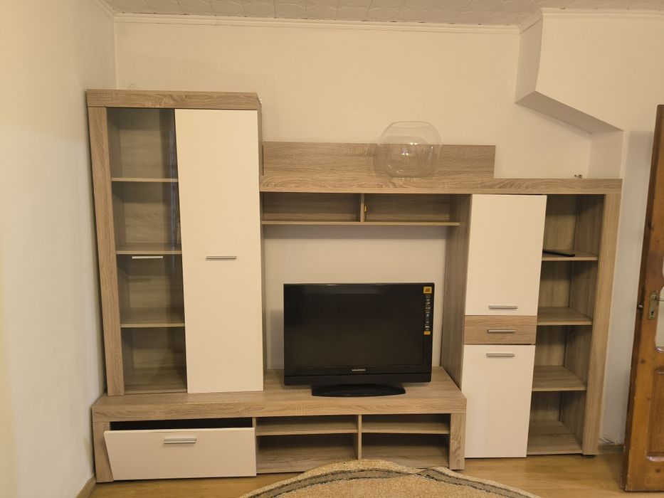 Vând mobila de living