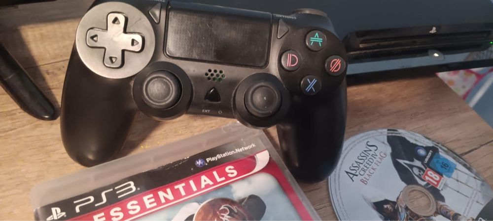 Плейстейшън 3 във  Перфектно състояние играно е само 4,5 пъти