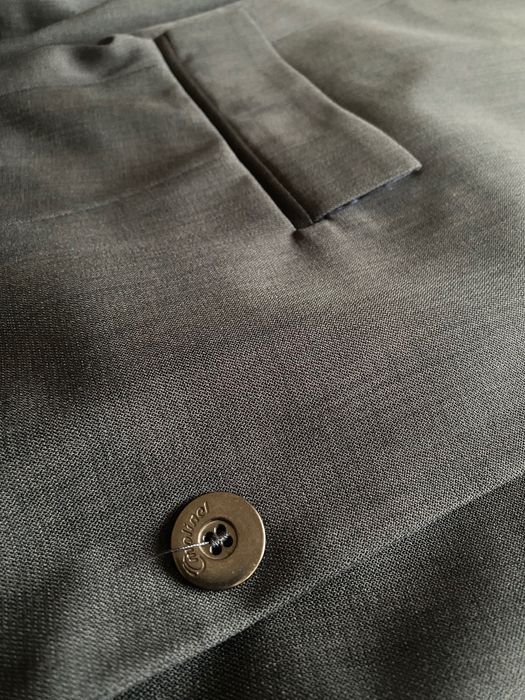 Дамски костюм в сиво - нов