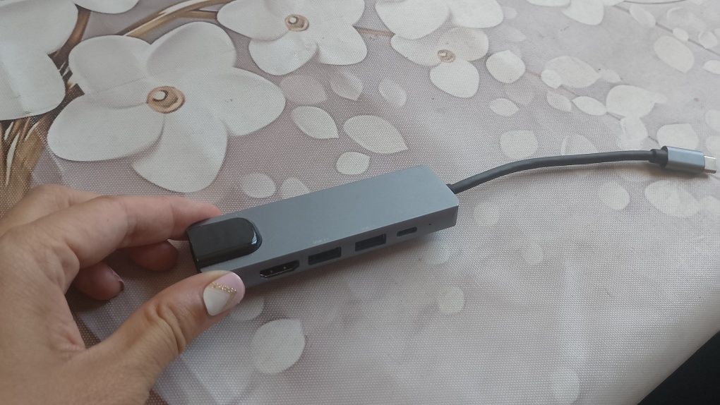 Мобилен USB порт Туpe C-четец на памет карти