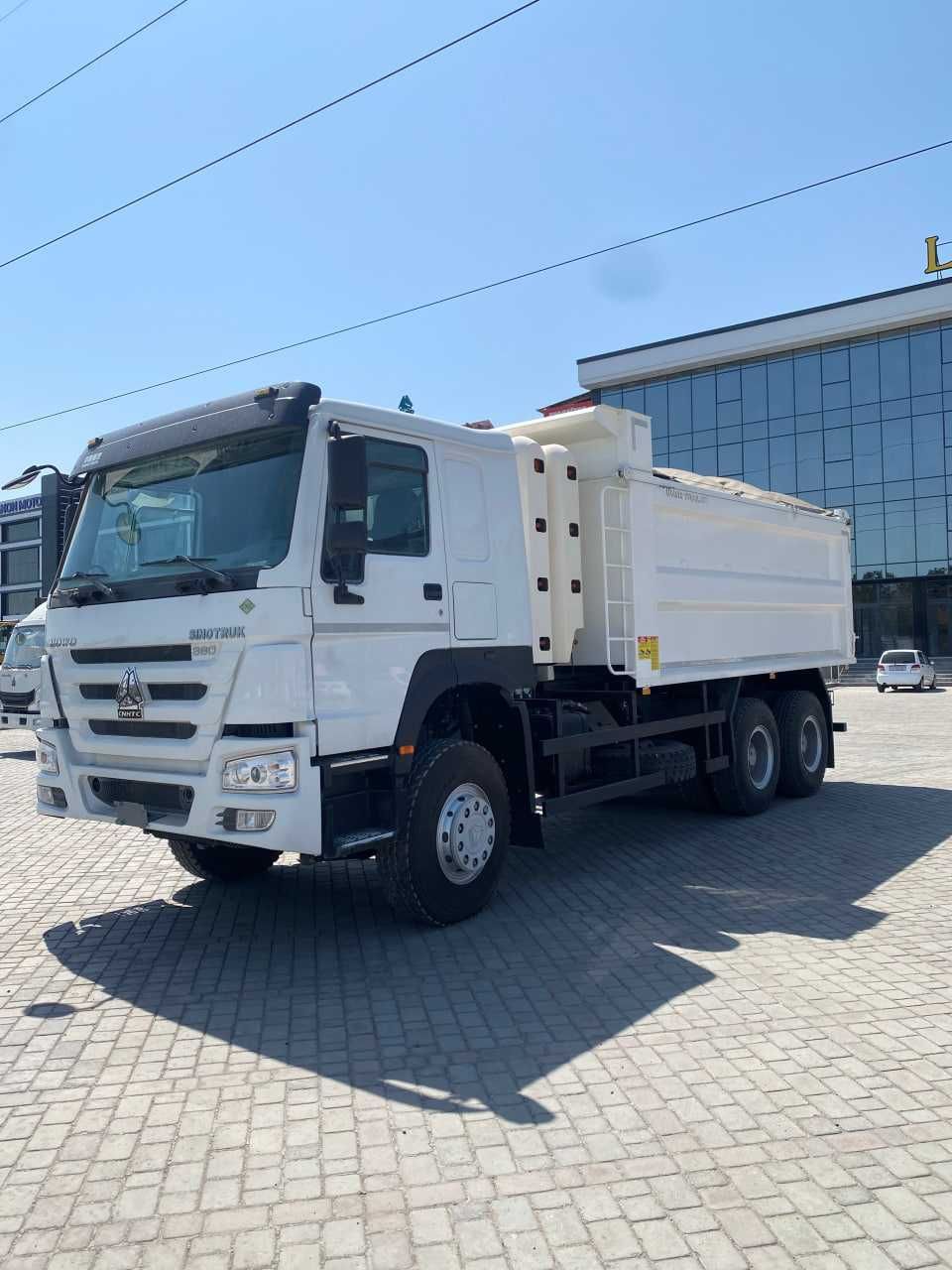 Самосвал HOWO 25 тонн Метан газ 18 м3 Еuro 5