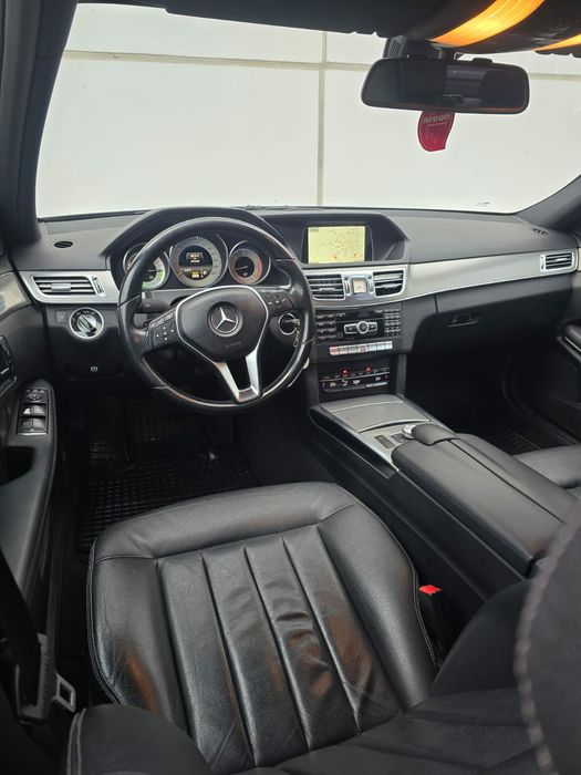 Mercedes Benz Eklasse E300 navi piele incalzire ILS unic proprietar