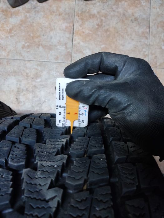 255 55 18 Зимни Toyo с Джанти БМВ Х5