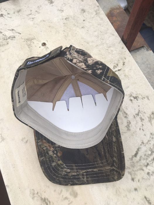Шапки с козирка - камуфлирани - Browning и Rocky, нови - 10 лева брой