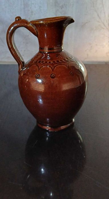 Керамический кувшинчик, пепельница и вазы