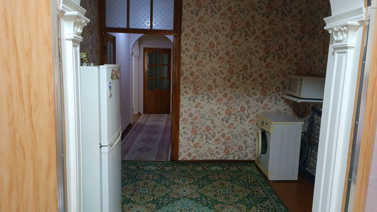 Срочно 4 комнатная квартира Чиланзар 13 квартал 2 этаж