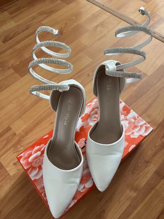 Сатыладыы!! Хабарласыңыздар