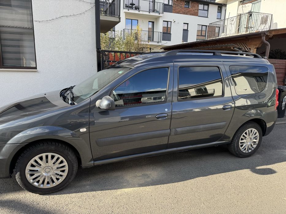 Vînd Dacia Logan MCV