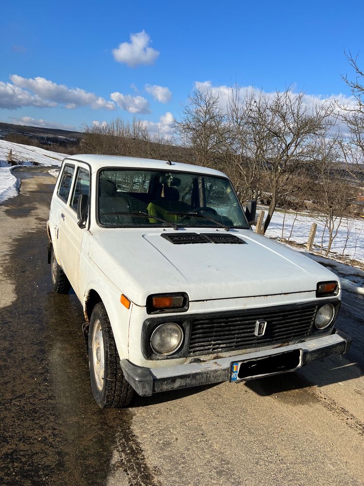 Dezmembrez lada niva 1.7