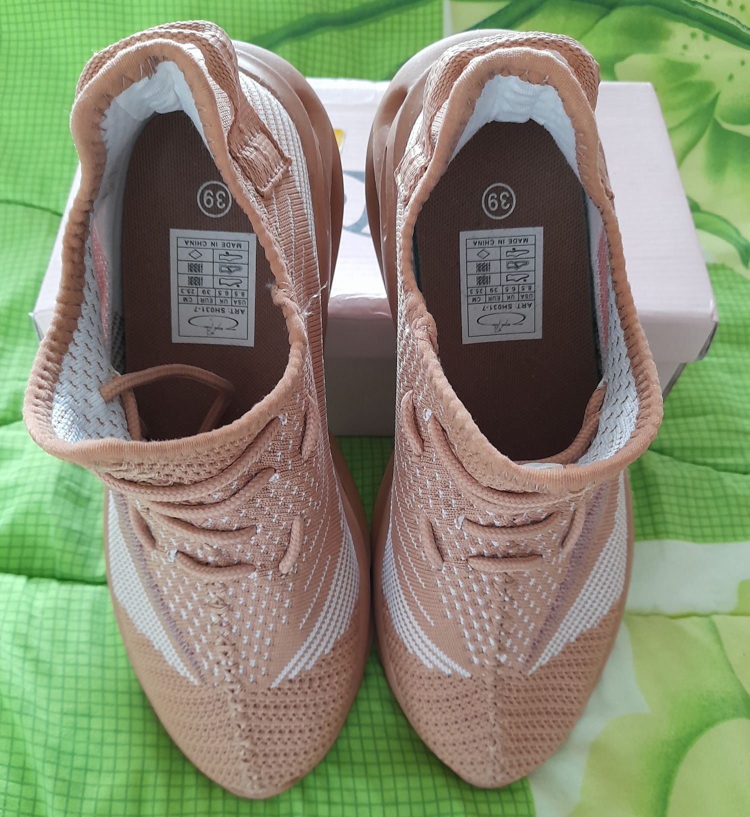 Adidaşi cu platformă, import, noi nouți în cutie