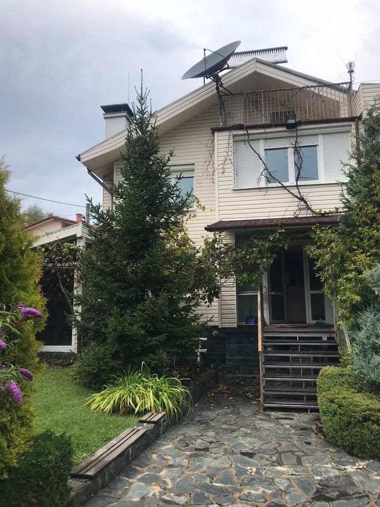 Продава се Къща в София, Център - 300 кв.м за 1634 €/кв.м - Снимка #1