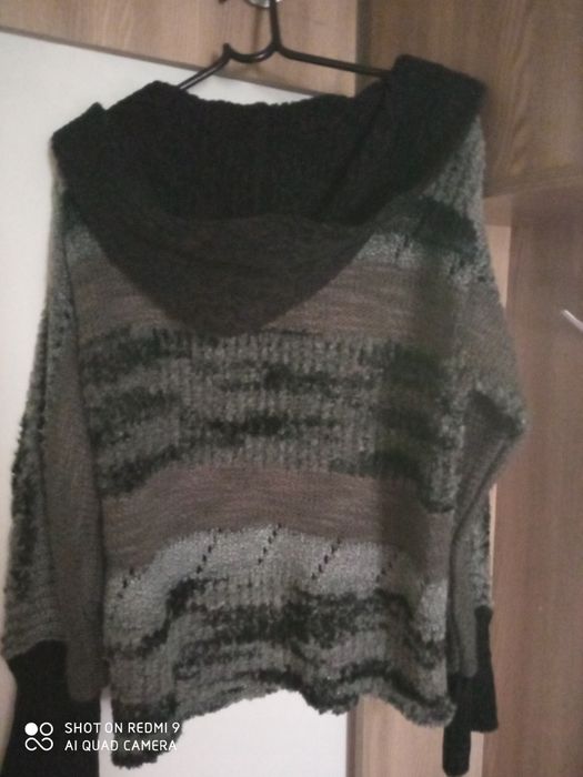 Жилетка с качулка