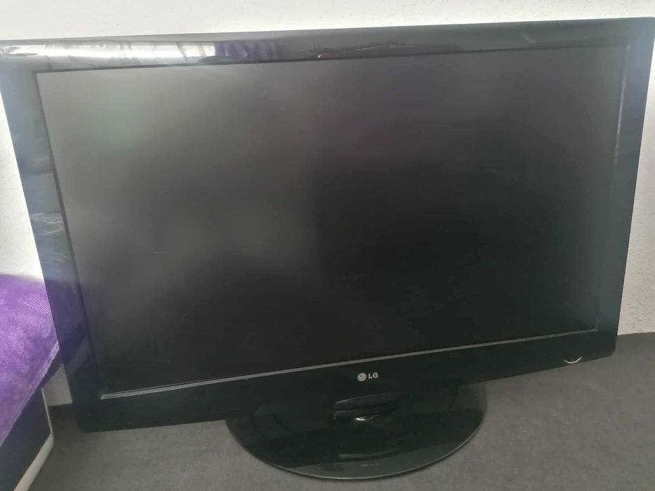 телевизор LG - 107см диагонал на екрана
