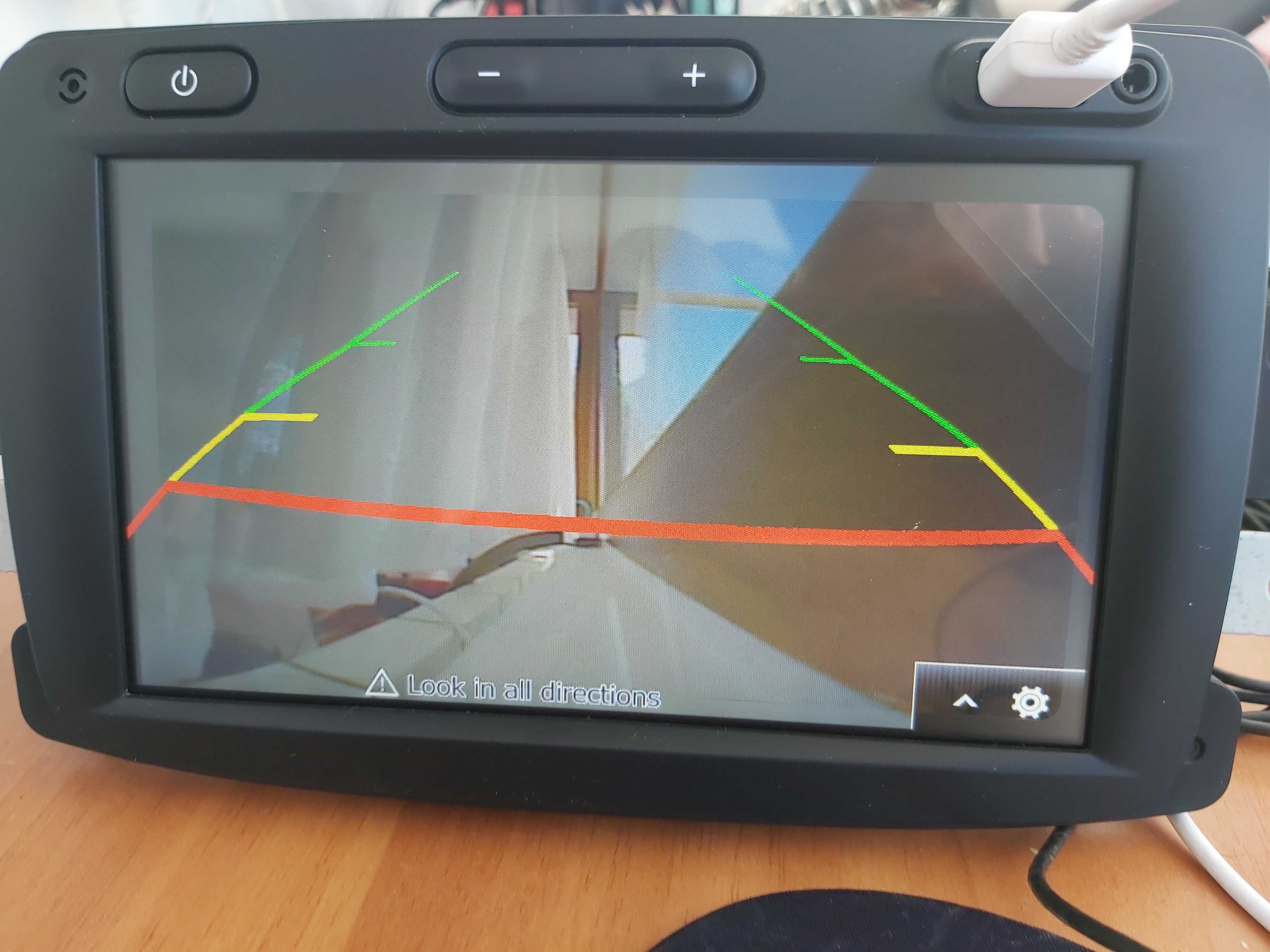 Navigatie MediaNav Evolution 2.0 MN3 Dacia cu DAB Android Auto CarPlay