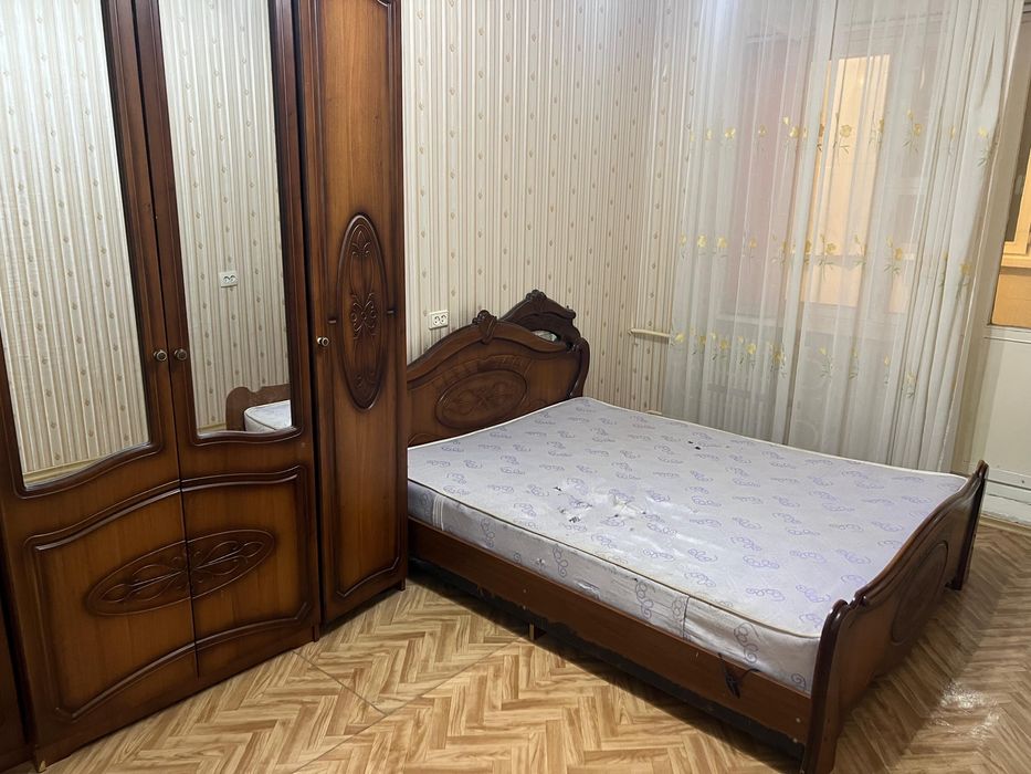 Продается спальный гарнитур