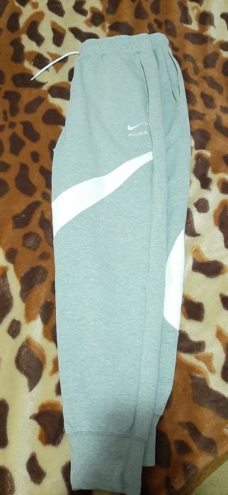 Pantaloni nike gri