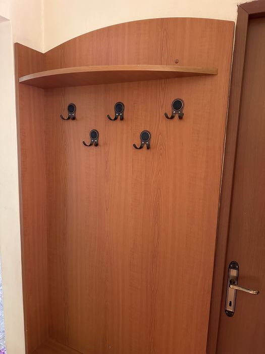 Vand cuier in stare foarte buna