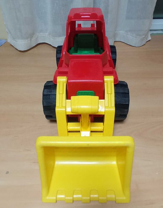 Детски играчки багер, камион, бебешко колелце за търкаляне