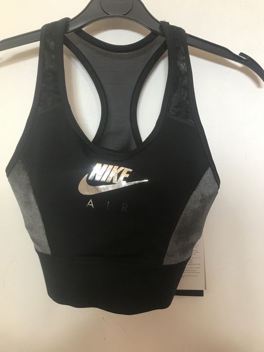 Bustiere noi nike, superdry