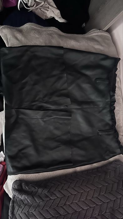 Кожена пола дълга zara по тялото