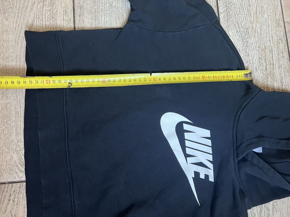 Nike детски суитчър размер L 140-150 crop top