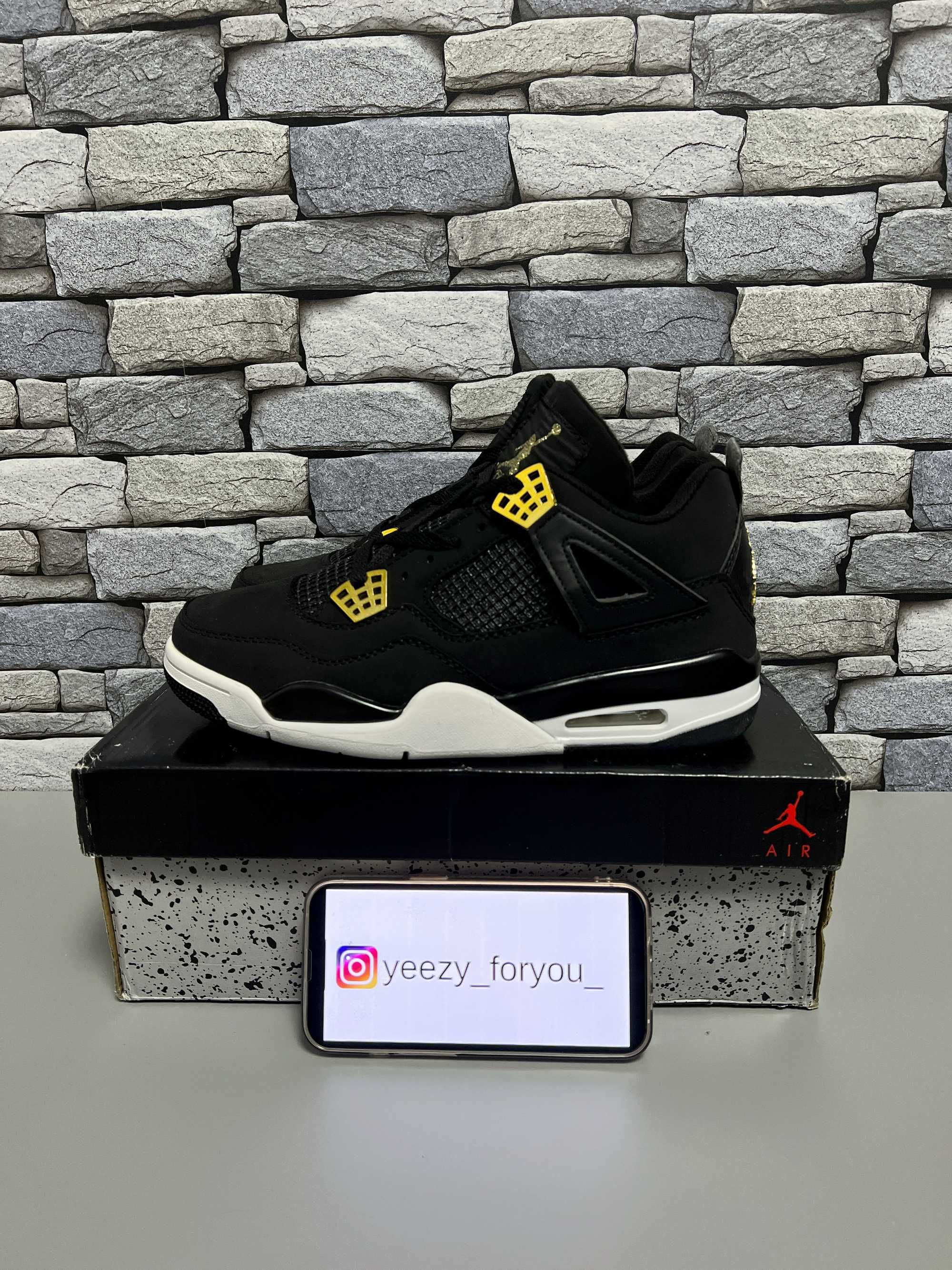 41-43 Jordan Retro 4 Royalty