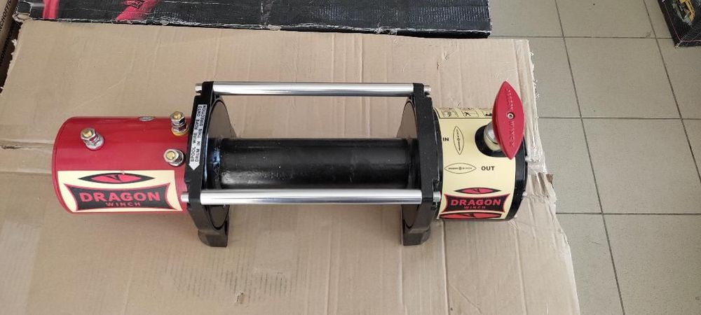 troliu electric dezechipat DRAGON WINCH DWM13000HD (trage 5897kg) la 24V
