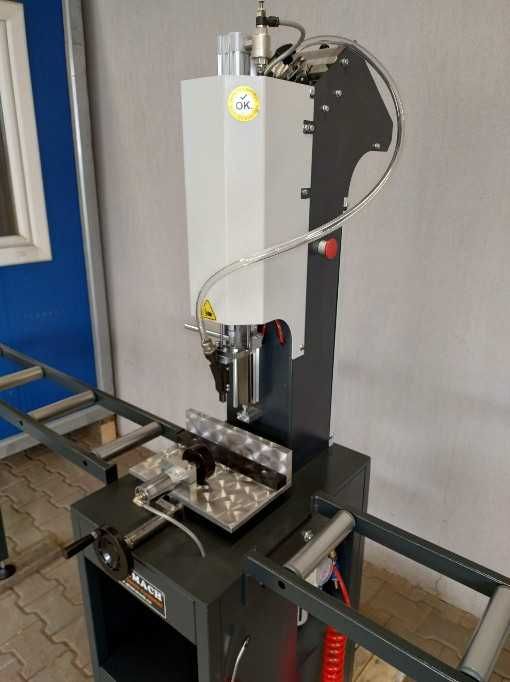 Masina de Insurubat Verticala