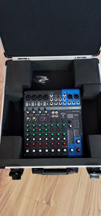 Mixer Yamaha MG10XU Cu Efecte Pasiv Analog si Case