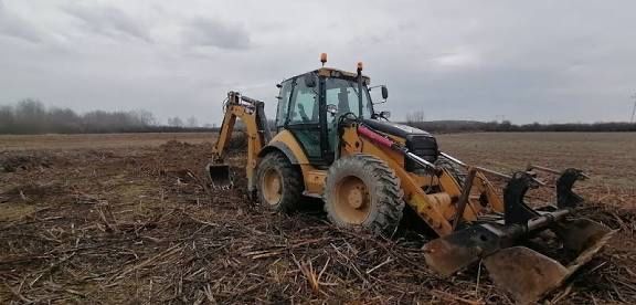 De Inchiriat Utilaje si Camioane Transport