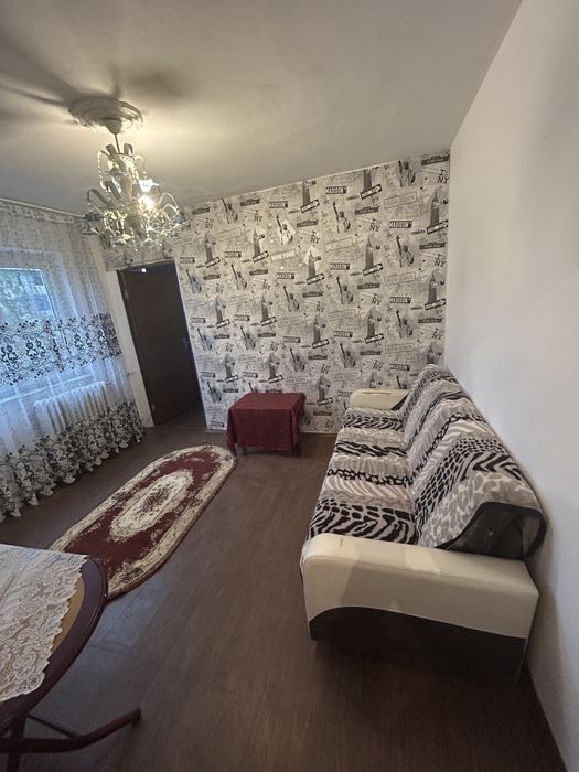 Vand aparatament cu2 camere etajul2 apartament14 scar4 semi dec blocK