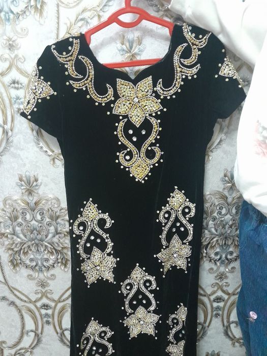 Продаю свадебное восточные платье вхорошем состояние  адрес Аерапорт