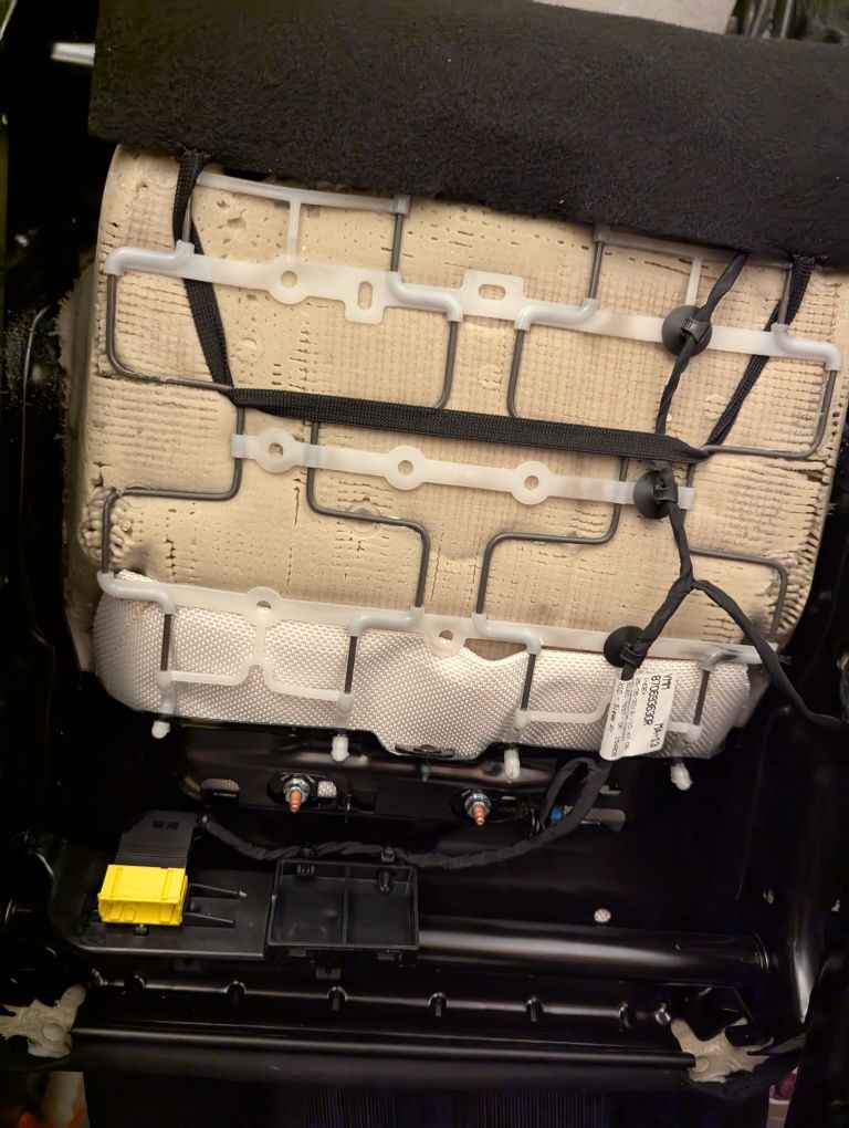 Renault Zoe предни седалки 2 бр нови