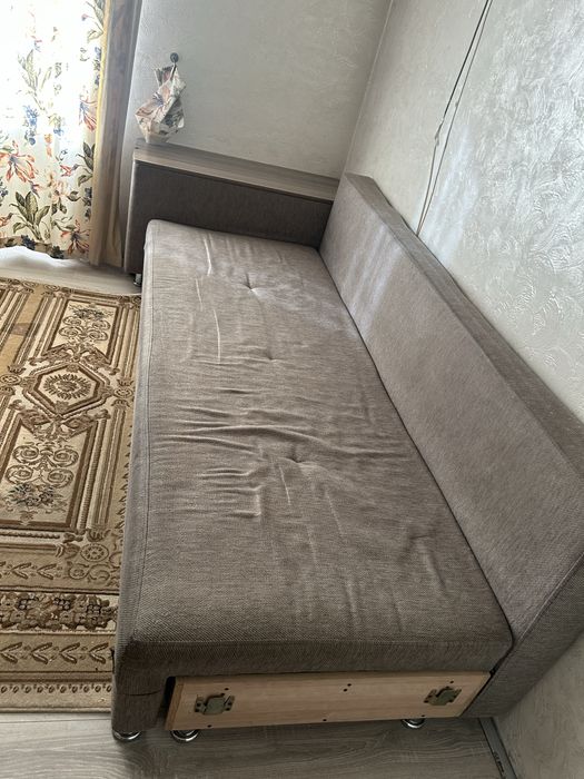 Продам раскладной Диван велюр