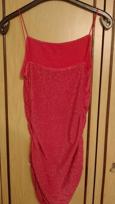 Две къси роклички